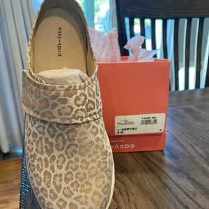 size 9 easy spirit slip on shoes